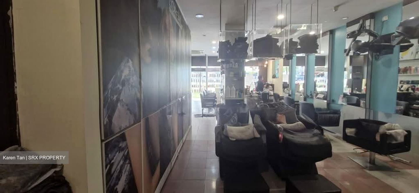 Hougang Avenue 7 (D19), Retail #604219981